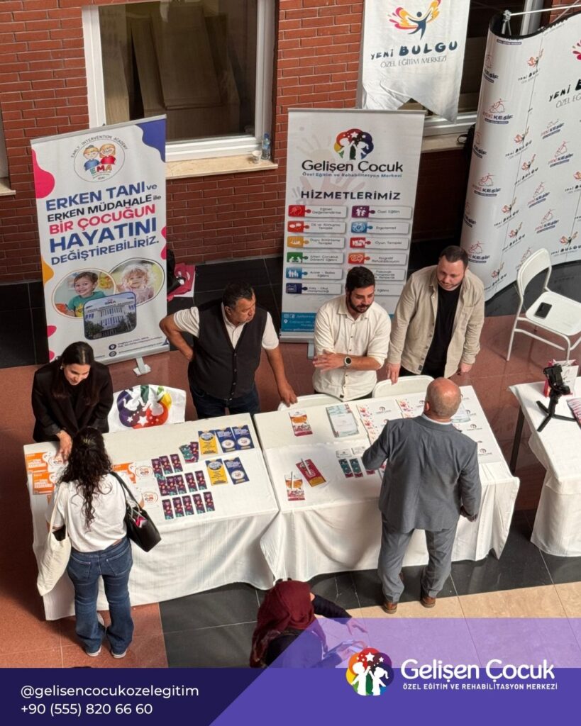 Gelişen Çocuk ve Antalya Erken Müdahale Akademisi'nin UDEMKO 2025 etkinliğindeki standı.